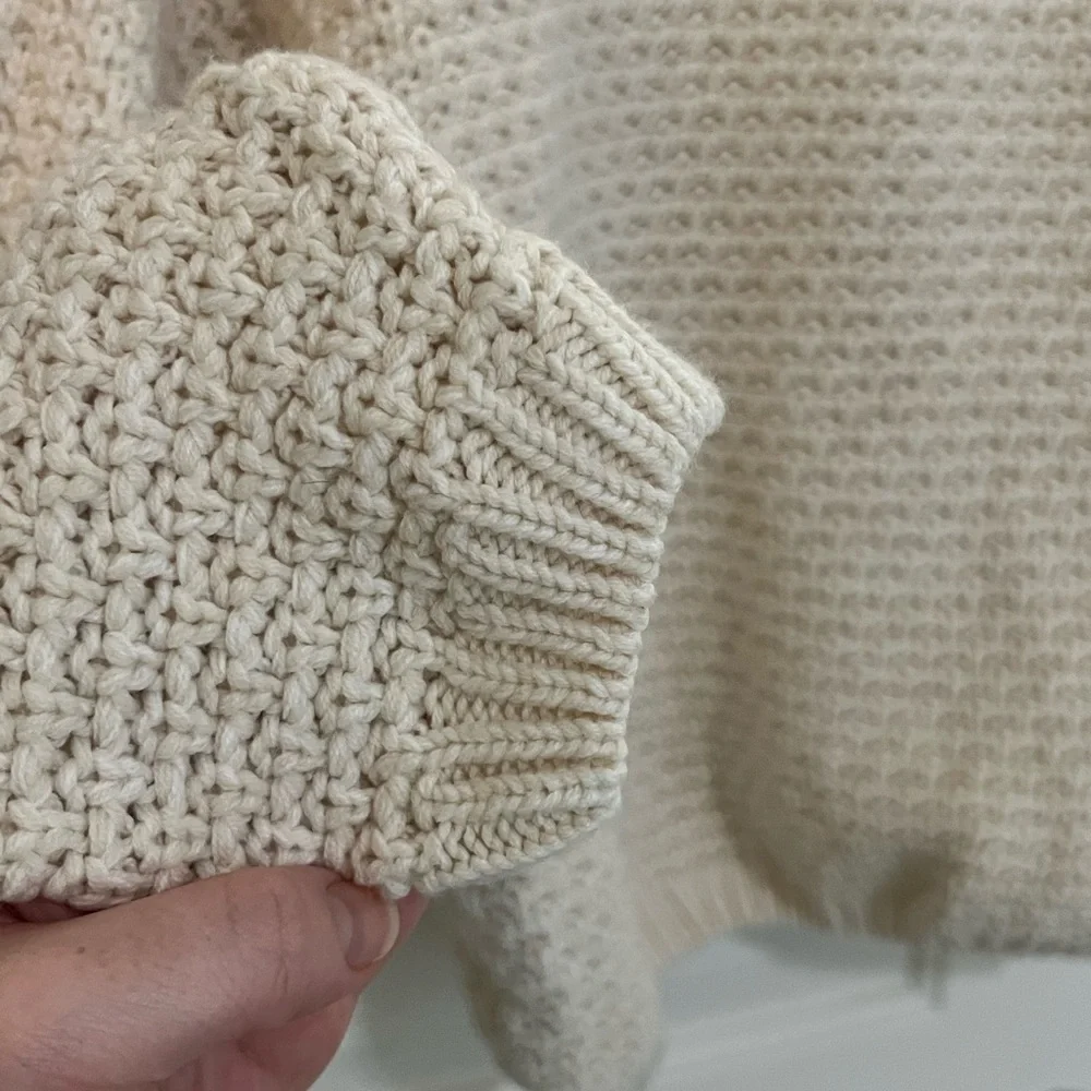 Universal Thread Sweater - Picture 6 of 7